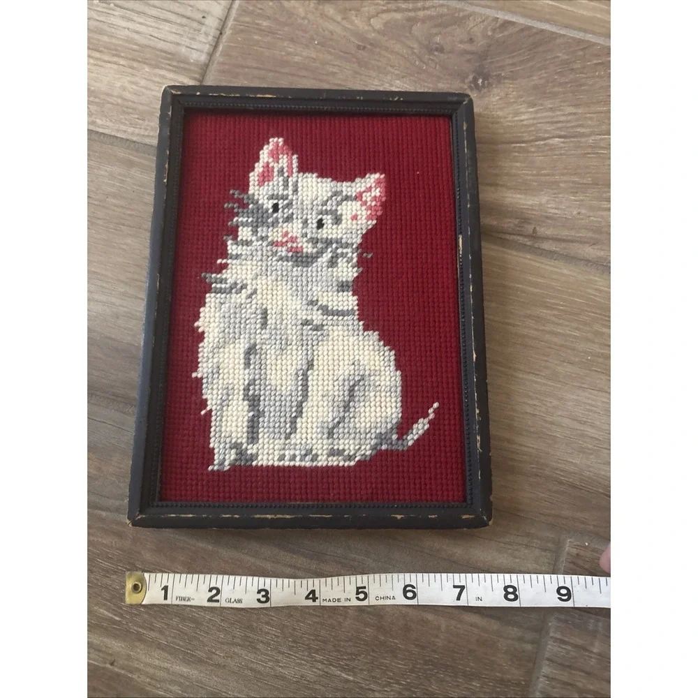 Vintage Cat Needlepoint Red White Yarn Picture Portrait Black Frame 8x10” Approx